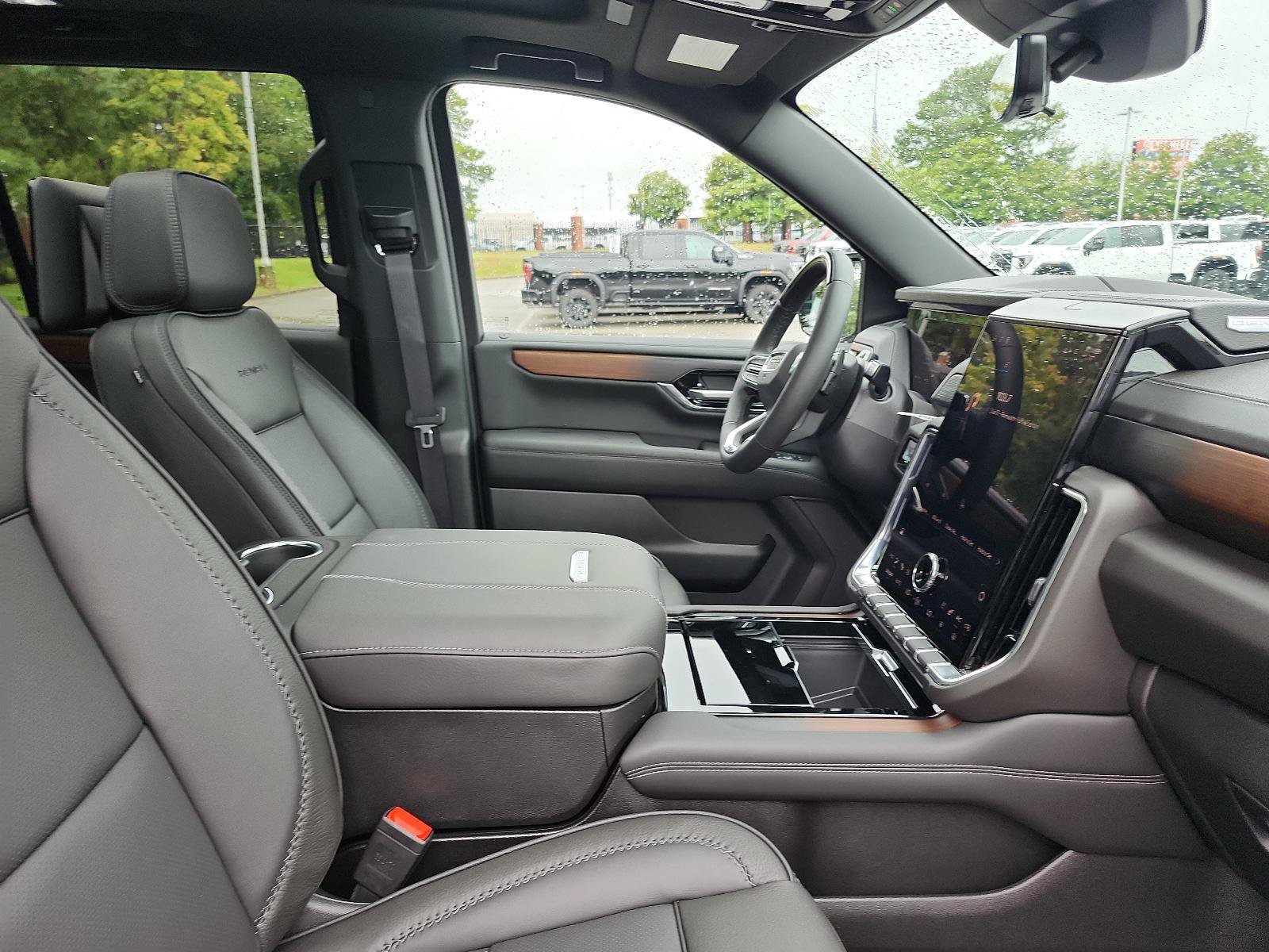 New 2027 GMC Yukon Denali w/ Denali Reserve Package AWD/4WD image 6