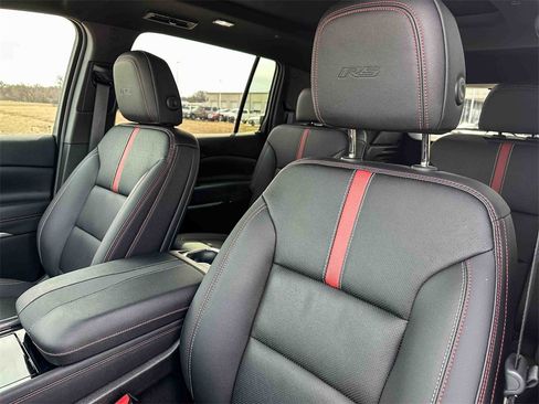 Certified 2025 Chevrolet Traverse RS image 14