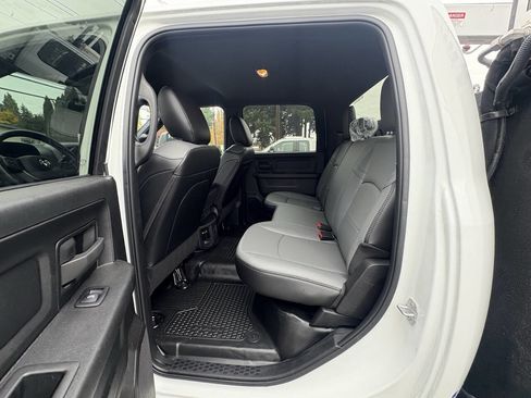 Used 2024 RAM 5500 Tradesman w/ Chrome Appearance Group image 27