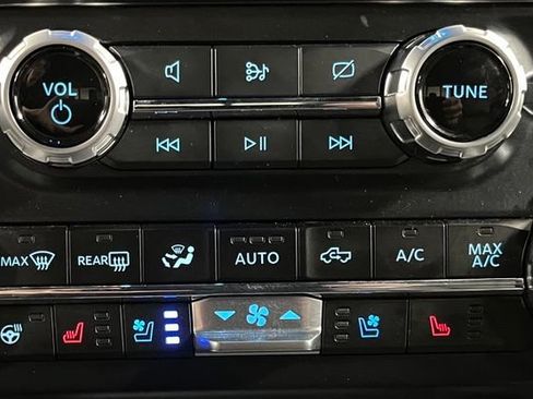 Used 2024 Ford F350 Platinum w/ Tremor Off-Road Package AWD/4WD image 38