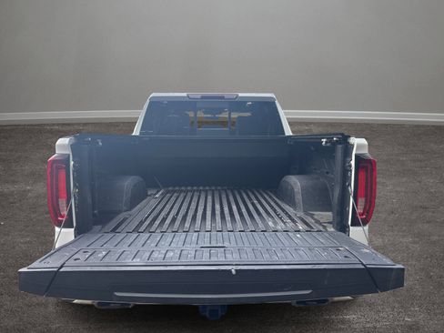 Used 2022 GMC Sierra 1500 Denali w/ Denali Premium Package image 15