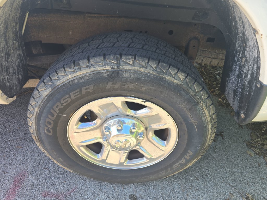 Used 2015 RAM 2500 Tradesman w/ Chrome Appearance Group RWD image 9