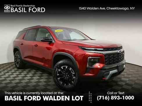 Used 2026 Chevrolet Traverse Z71 w/ LPO, Floor Liner Package AWD/4WD image 1