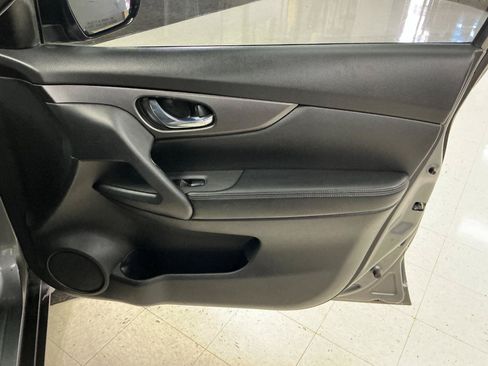 Used 2016 Nissan Rogue S AWD/4WD image 26