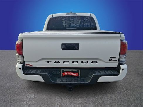 Used 2022 Toyota Tacoma TRD Sport image 5
