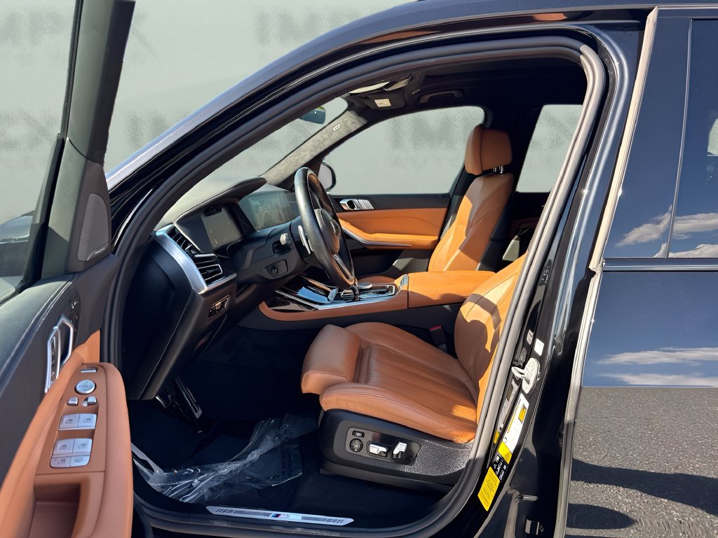 Used 2021 BMW X7 xDrive40i w/ M Sport Package AWD/4WD image 9