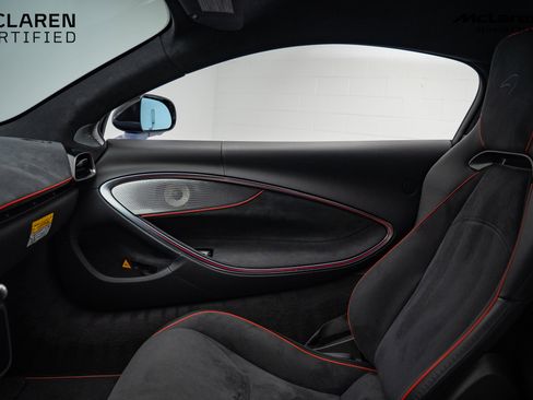 Used 2024 McLaren Artura image 33