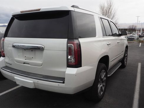 Used 2016 GMC Yukon Denali image 3
