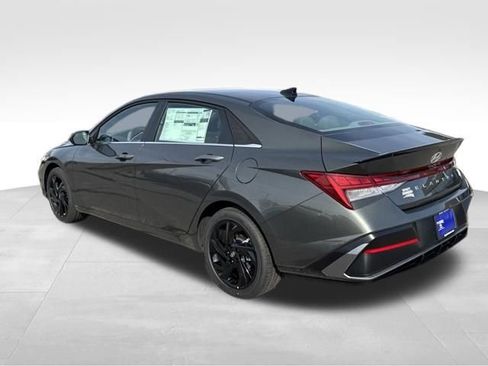 New 2026 Hyundai Elantra SEL Sport Premium FWD image 3