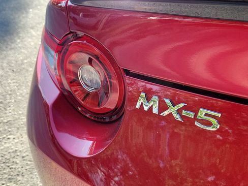 New 2026 MAZDA MX-5 Miata Club w/ Interior Package RWD image 11