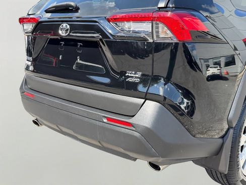 Used 2023 Toyota RAV4 XLE Premium AWD/4WD image 10