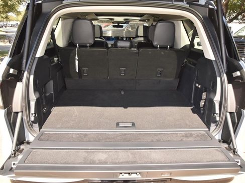 New 2025 Lincoln Navigator L Reserve image 40