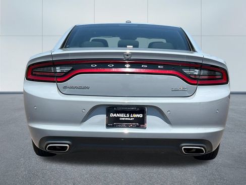 Used 2022 Dodge Charger SXT w/ Cold Weather Package RWD image 4