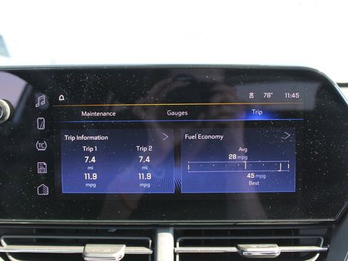 Used 2025 Chevrolet Trax LT w/ LT Convenience Package image 47