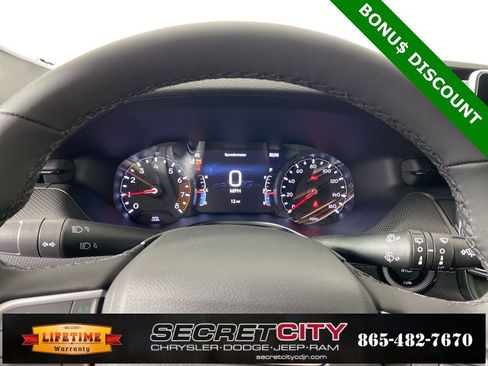 New 2026 Jeep Compass Latitude image 18