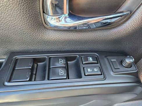 Used 2018 Nissan Titan SL w/ Midnight Edition AWD/4WD image 39
