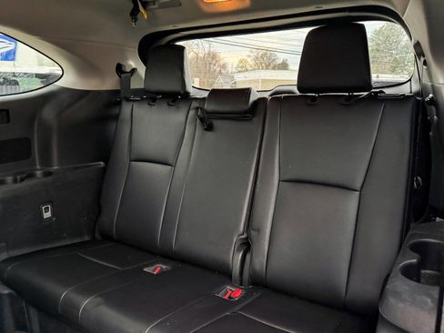 Used 2023 Toyota Highlander XLE image 21