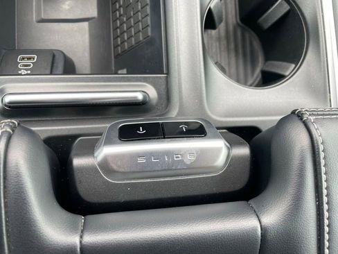 Used 2025 Ford Expedition Platinum AWD/4WD image 15