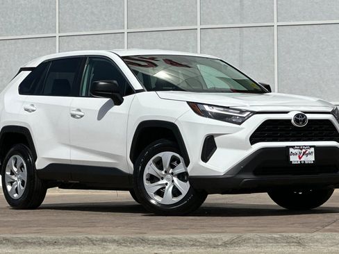 Used 2025 Toyota RAV4 LE image 2