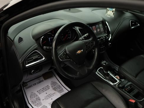 Used 2017 Chevrolet Cruze Premier FWD image 17