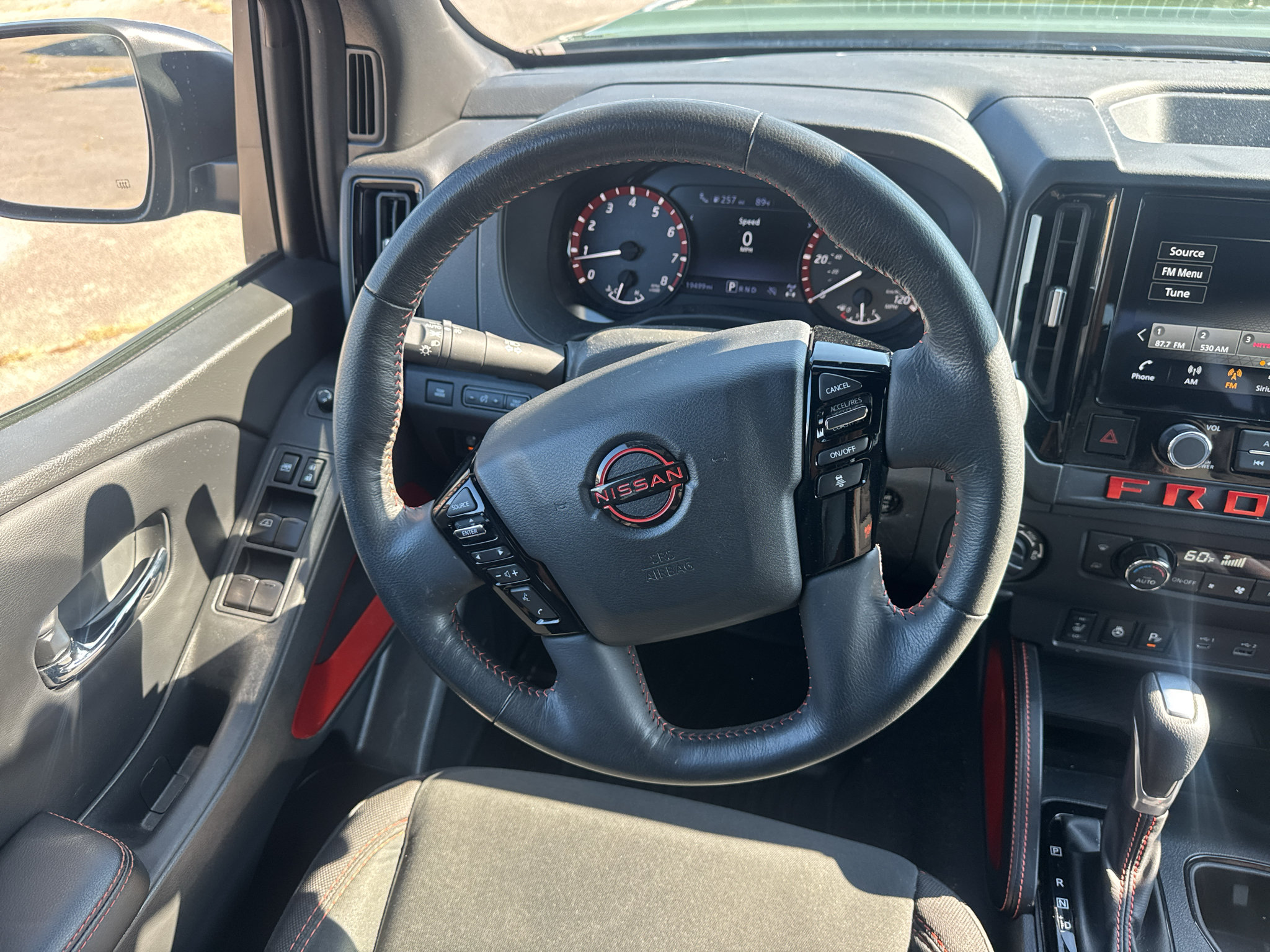 Used 2025 Nissan Frontier PRO-4X w/ Pro Convenience Package AWD/4WD image 13