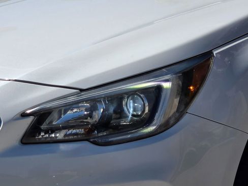 Used 2018 Subaru Outback 2.5i Premium image 6