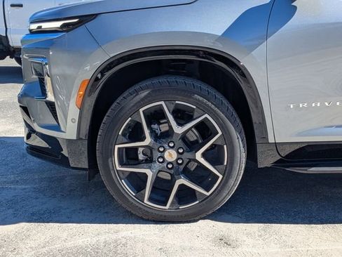 New 2026 Chevrolet Traverse High Country image 12