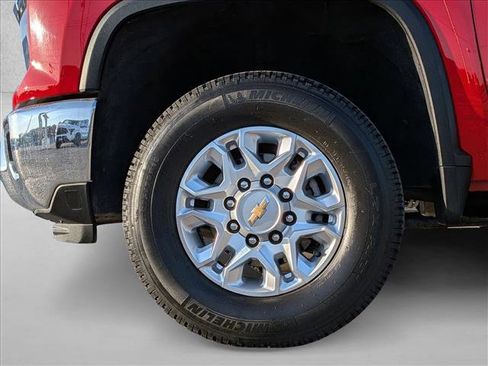Used 2024 Chevrolet Silverado 2500 LT w/ Convenience Package image 24