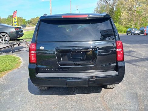 Used 2019 Chevrolet Suburban LT RWD image 4