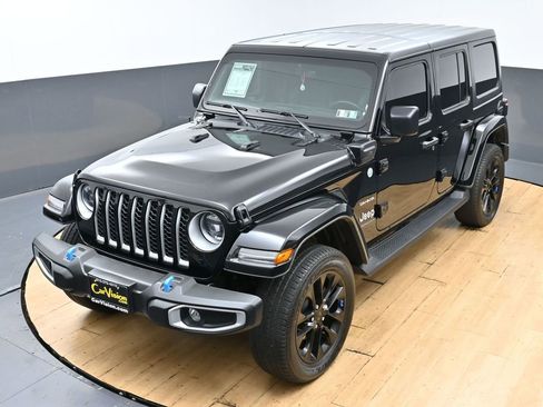 Used 2023 Jeep Wrangler Unlimited Sahara w/ Cold Weather Group AWD/4WD image 43
