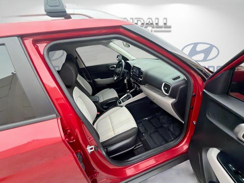 Used 2021 Hyundai Venue SEL FWD image 28