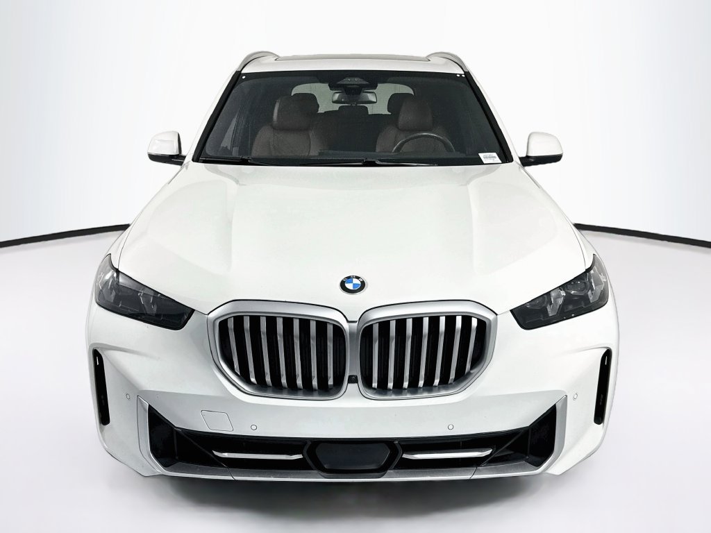 Used 2024 BMW X5 xDrive40i w/ Parking Assistance Package AWD/4WD image 2