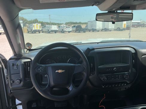 Used 2018 Chevrolet Silverado 2500 W/T RWD image 11