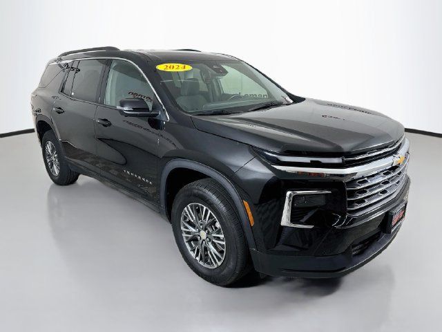 Used 2024 Chevrolet Traverse LT AWD/4WD image 1