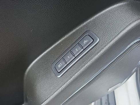 Used 2018 GMC Yukon SLT AWD/4WD image 26