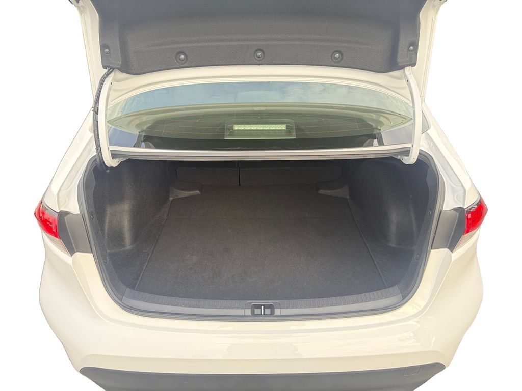 Used 2025 Toyota Corolla LE FWD image 13