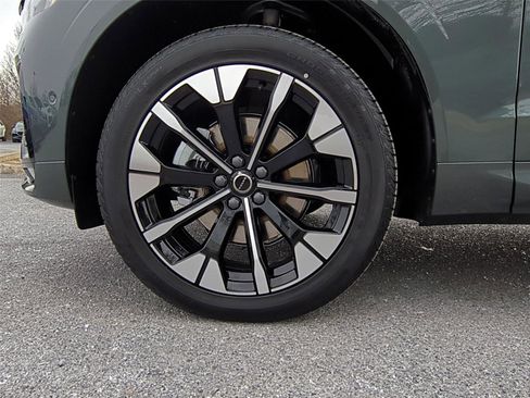 New 2026 Volvo XC60 B5 Plus w/ Climate Package image 23