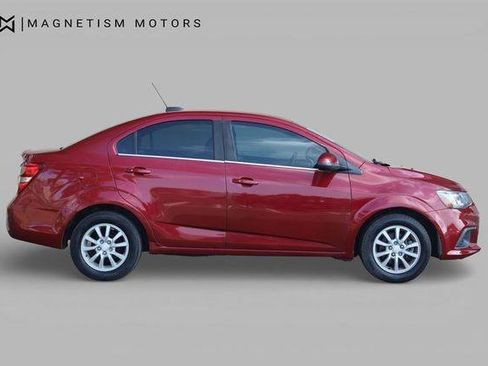 Used 2017 Chevrolet Sonic LT w/ Convenience Package image 2
