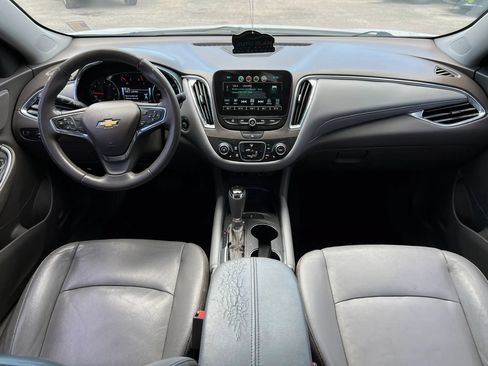 Used 2017 Chevrolet Malibu LT w/ Leather Package FWD image 15