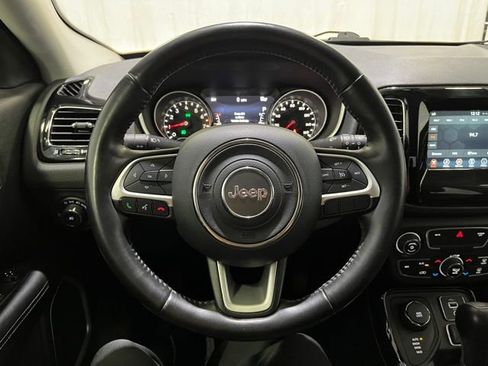 Used 2019 Jeep Compass Latitude AWD/4WD image 16
