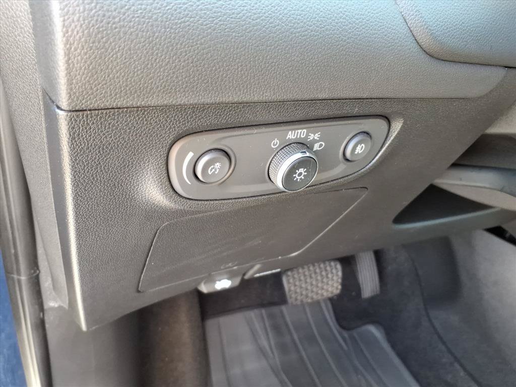Used 2023 Buick Encore GX Select FWD image 25
