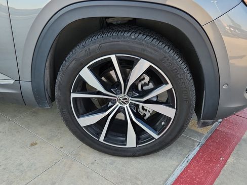 Used 2024 Volkswagen Atlas SEL Premium R-Line AWD/4WD image 7