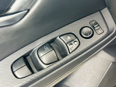 Used 2022 Nissan Sentra SV FWD image 16