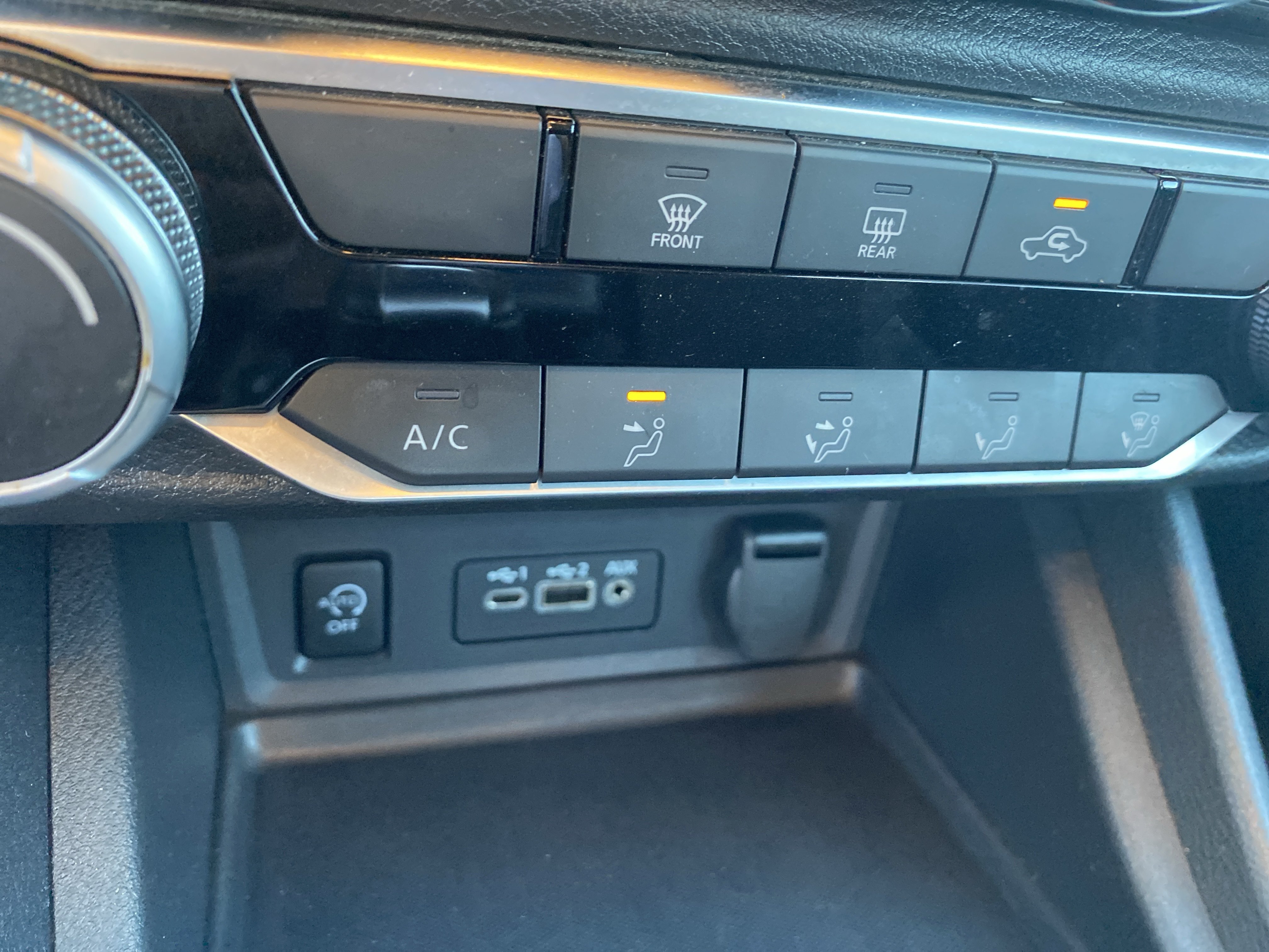 Used 2024 Nissan Sentra SV FWD image 16