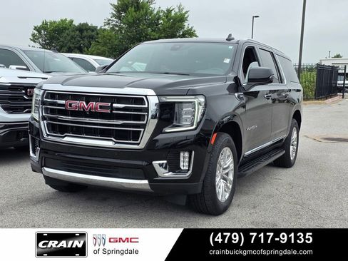 Used 2022 GMC Yukon XL SLT w/ SLT Premium Package AWD/4WD image 3
