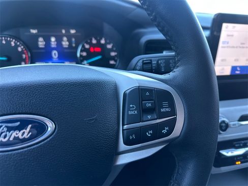 Used 2023 Ford Explorer XLT image 31