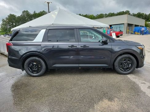 New 2026 Kia Carnival LX FWD image 4