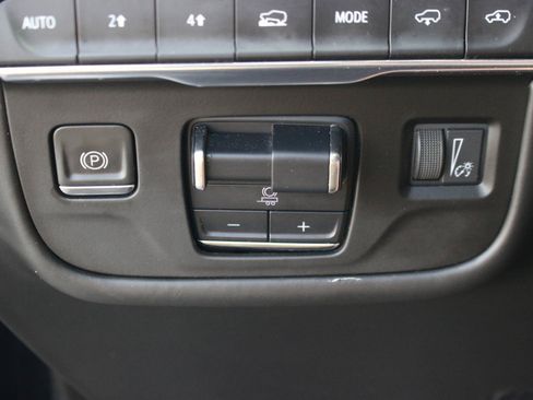 Used 2021 Cadillac Escalade ESV Sport Platinum AWD/4WD image 30