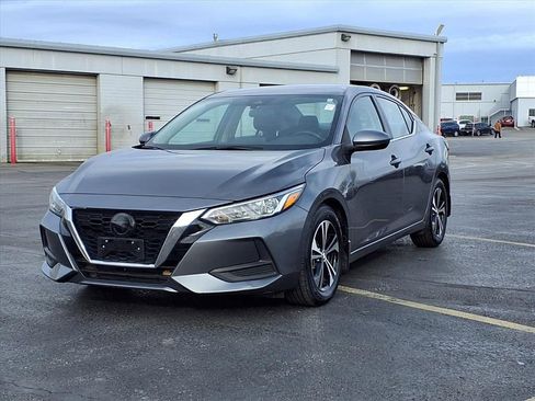 Used 2022 Nissan Sentra SV image 2