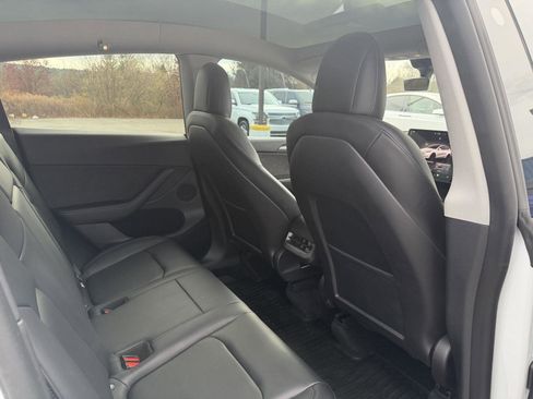 Used 2022 Tesla Model Y Performance image 34